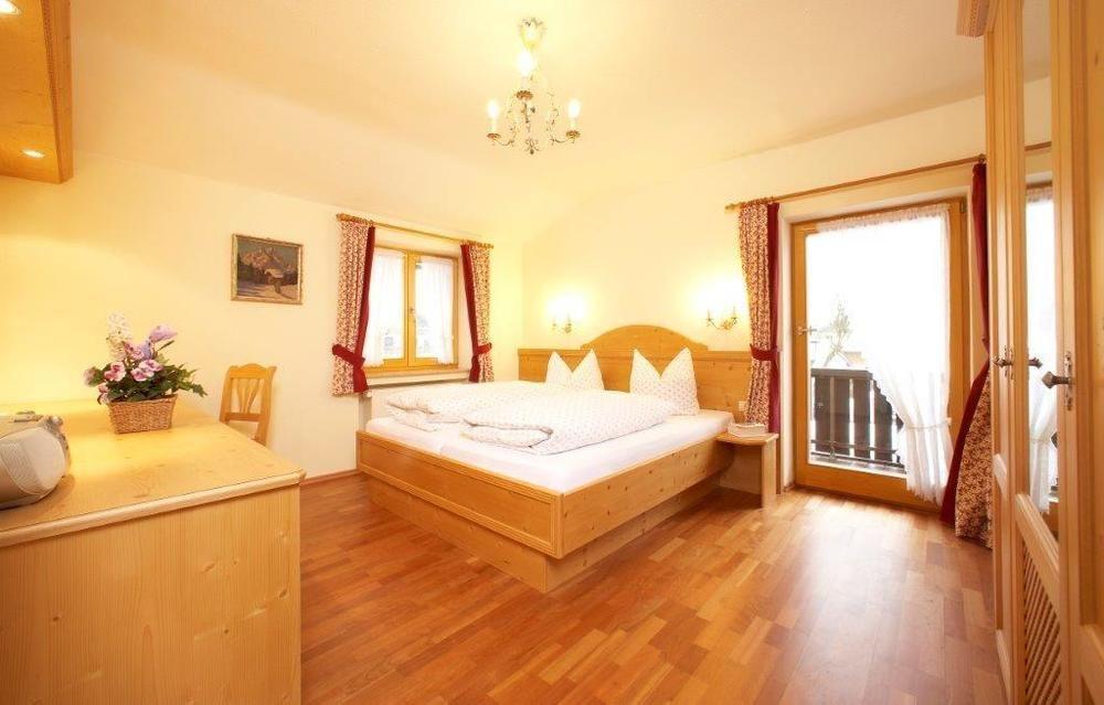 Apartments- Und Ferienhaus Anton Гармиш-Партенкирхен Екстериор снимка
